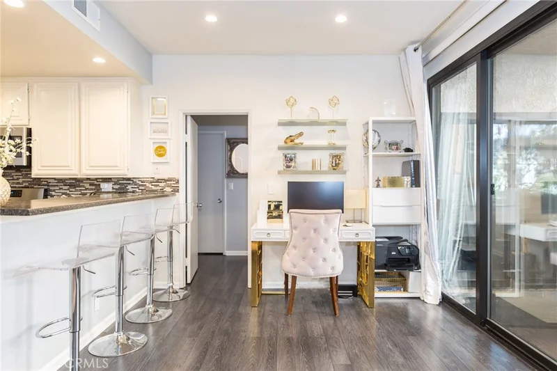 8675 Falmouth #126, Playa Del Rey, CA 90293