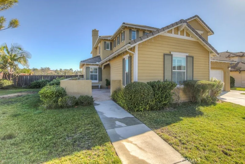 1256 Hagen Oakes, Escondido, CA 92026