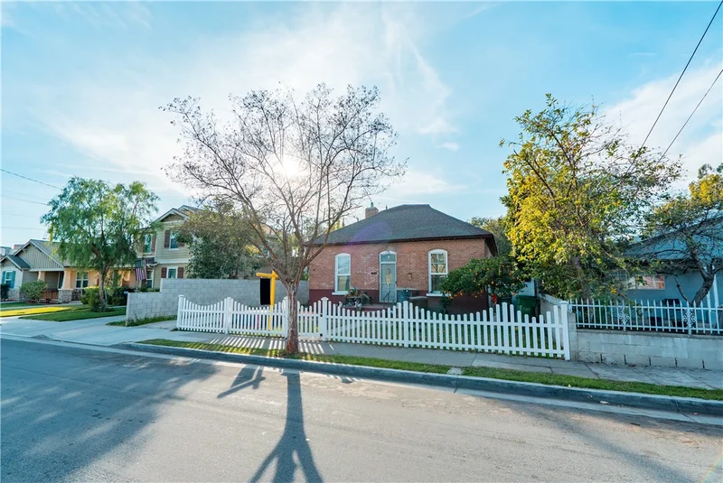 1016 Logan, Santa Ana, CA 92701