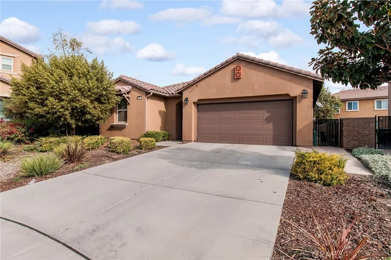 12576 Lucky, Eastvale, CA 91752