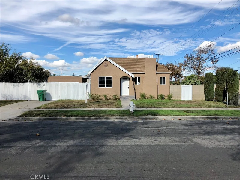 901 Glenwood, Santa Ana, CA 92707