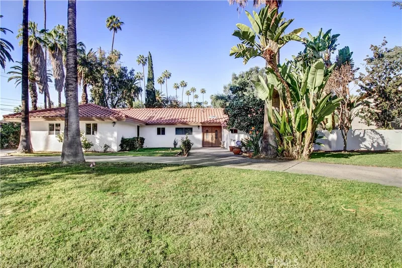 10285 Victoria, Riverside, CA 92503