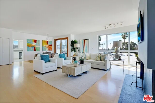 520 Montana #303, Santa Monica, CA 90403