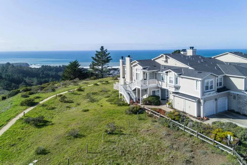 89 Outlook, Pacifica, CA 94044
