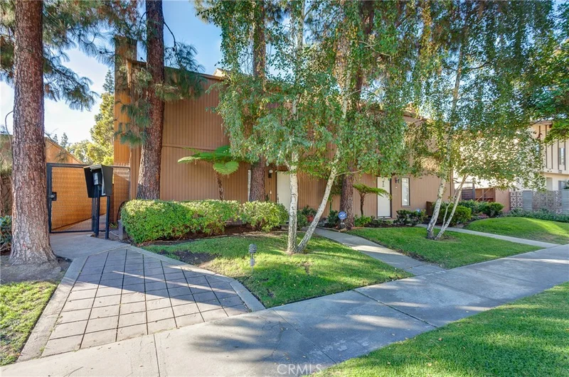 100 Hurlbut #7, Pasadena, CA 91105