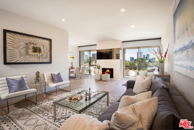 8642 Gregory #302, Los Angeles, CA 90035