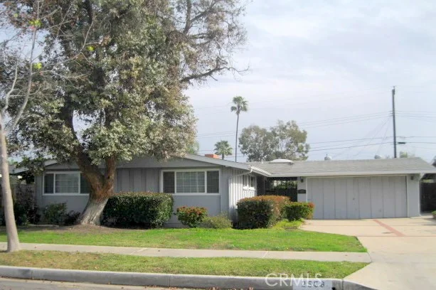 2558 Carnegie, Costa Mesa, CA 92626