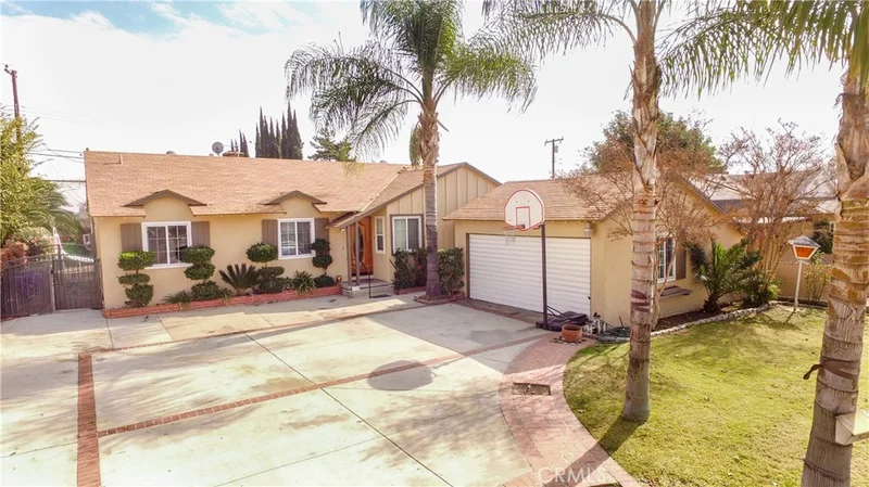 558 Maple Way, Upland, CA 91786