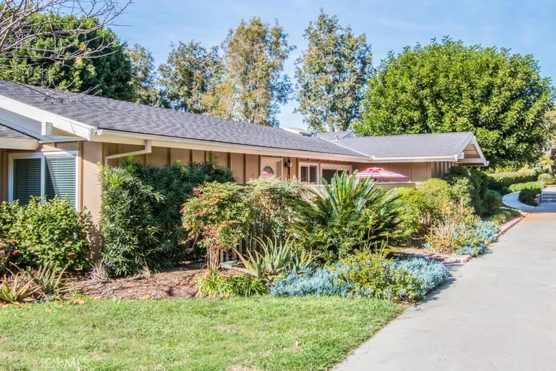 613 Avenida Sevilla #B, Laguna Woods, CA 92637
