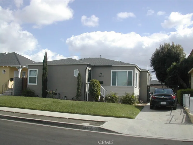 10414 Manhattan, Los Angeles, CA 90047