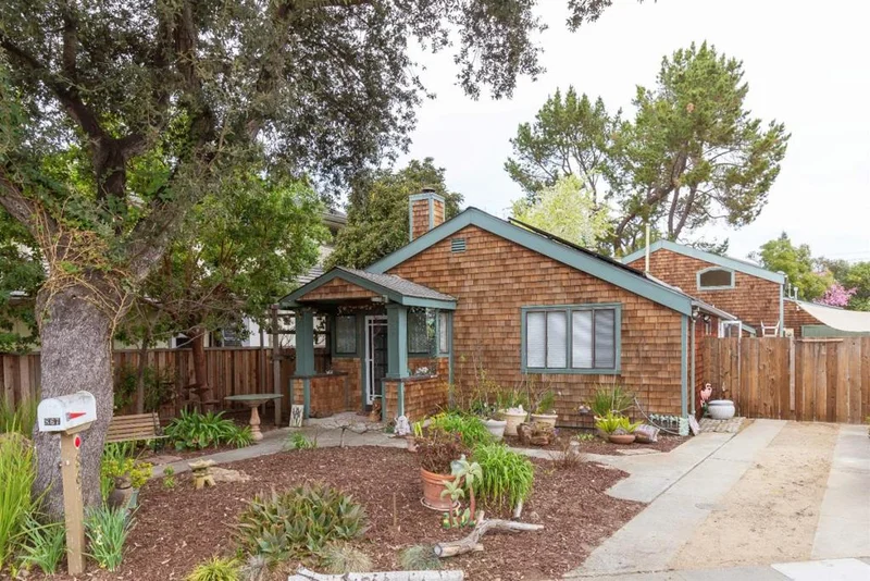 867 Meadow, Palo Alto, CA 94303
