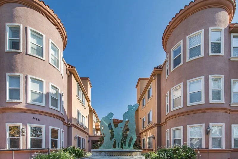 414 Valencia #208, Burbank, CA 91501