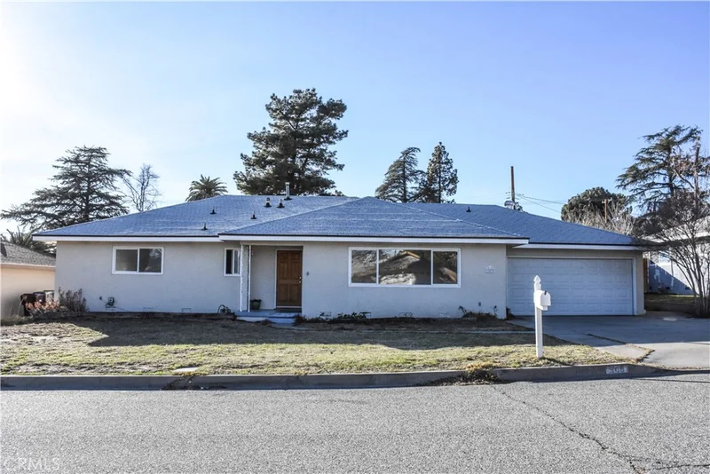 909 7th, Banning, CA 92220