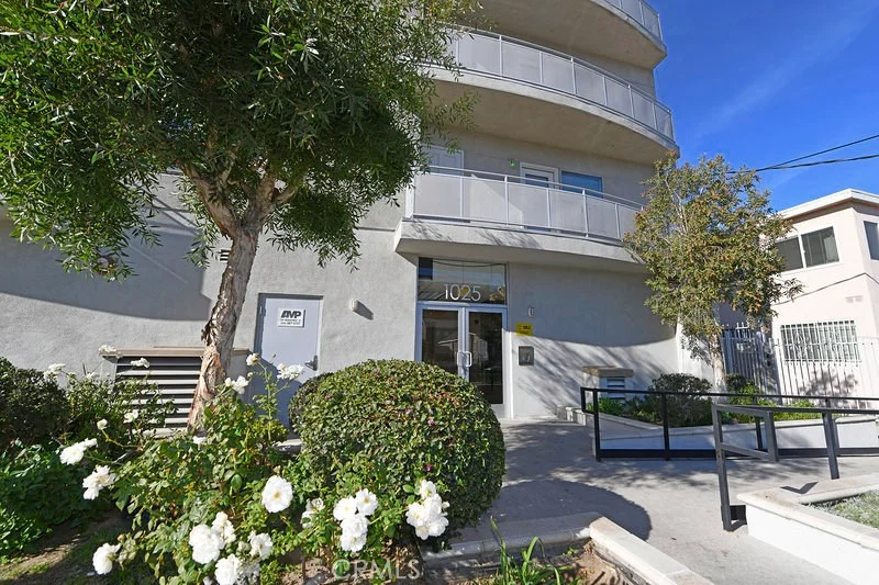 1025 Dewey #302, Los Angeles, CA 90006