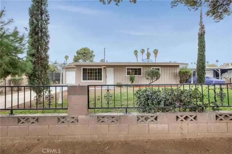 2261 Vermont, Riverside, CA 92507