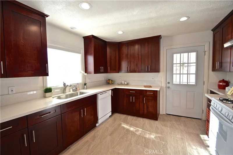 5142 La Sierra, Riverside, CA 92505