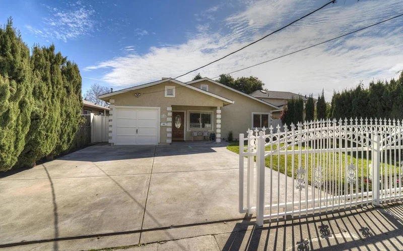 1126 Carlton, Menlo Park, CA 94025