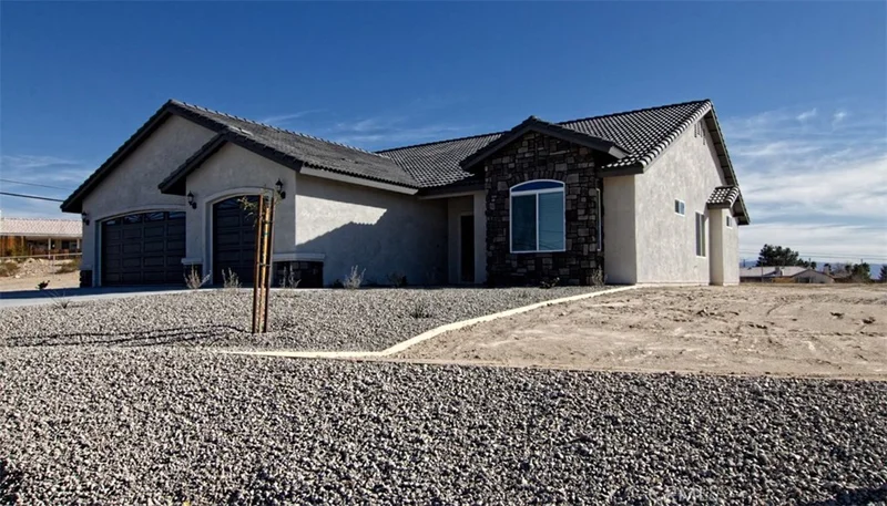 18895 Otomian, Apple Valley, CA 92307