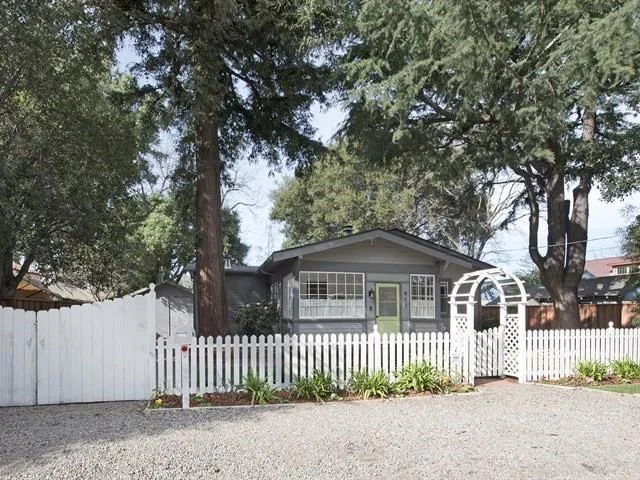 413 8th, Menlo Park, CA 94025
