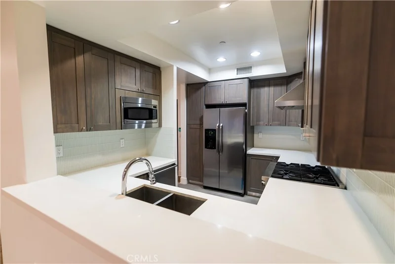 900 Westgate #303, Los Angeles, CA 90049