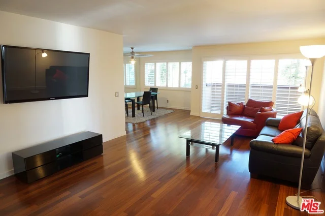 1121 Olive #103, West Hollywood, CA 90069
