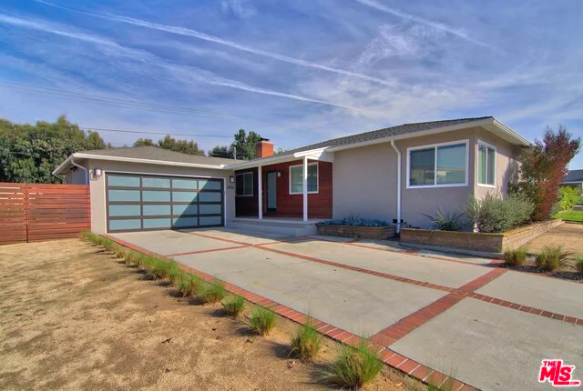 8832 Villanova, Los Angeles, CA 90045