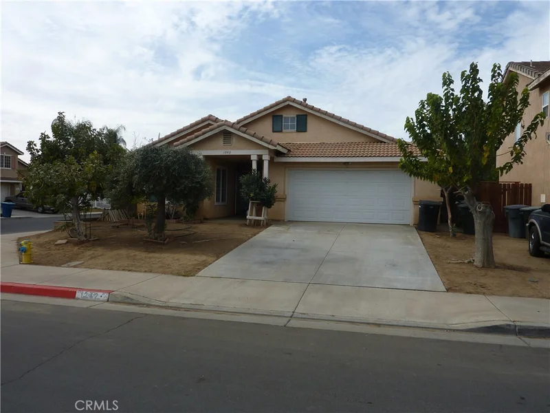 1242 Canterbury, Perris, CA 92571