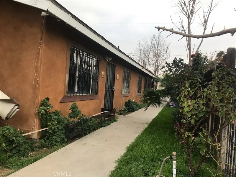 914 B, Perris, CA 92570
