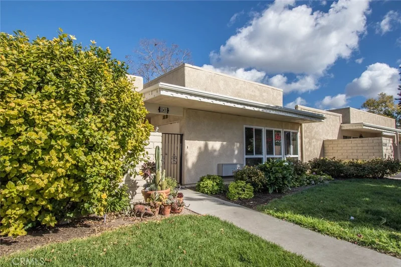 2247 Via Mariposa #D, Laguna Woods, CA 92637