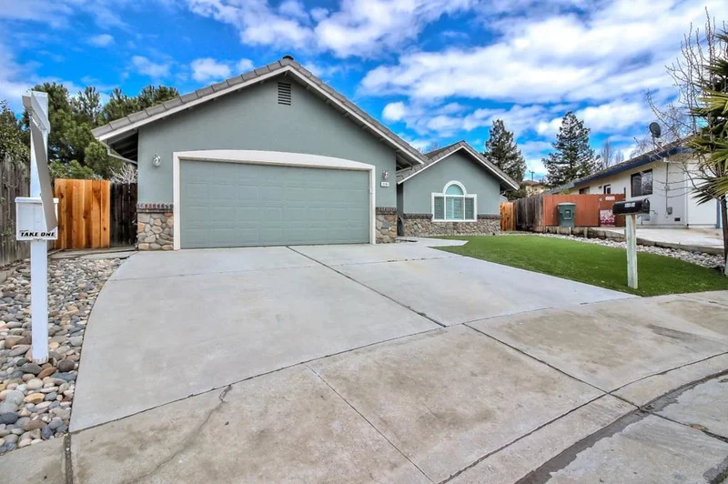 1181 El Cerro, Hollister, CA 95023
