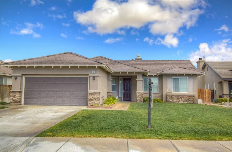 11814 Wallflower, Adelanto, CA 92301
