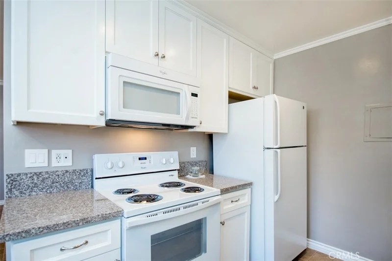 555 La Veta Park #217, Orange, CA 92868