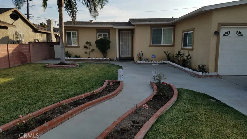 1126 Pomona, Santa Ana, CA 92707