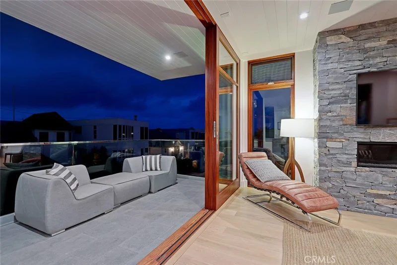 461 27th, Manhattan Beach, CA 90266