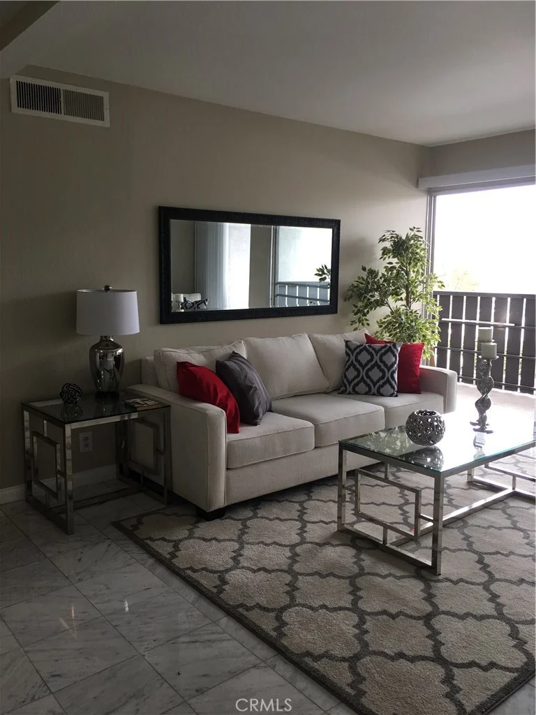 18645 Hatteras #146, Tarzana, CA 91356