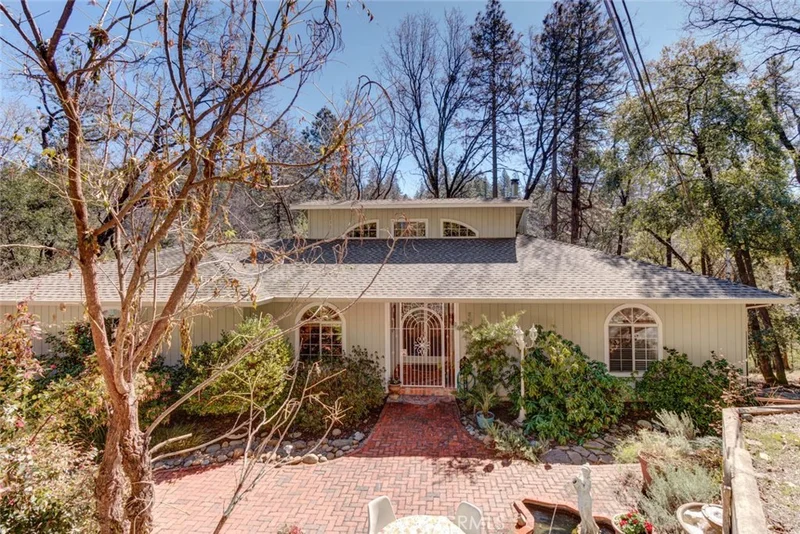 1880 Stearns, Paradise, CA 95969