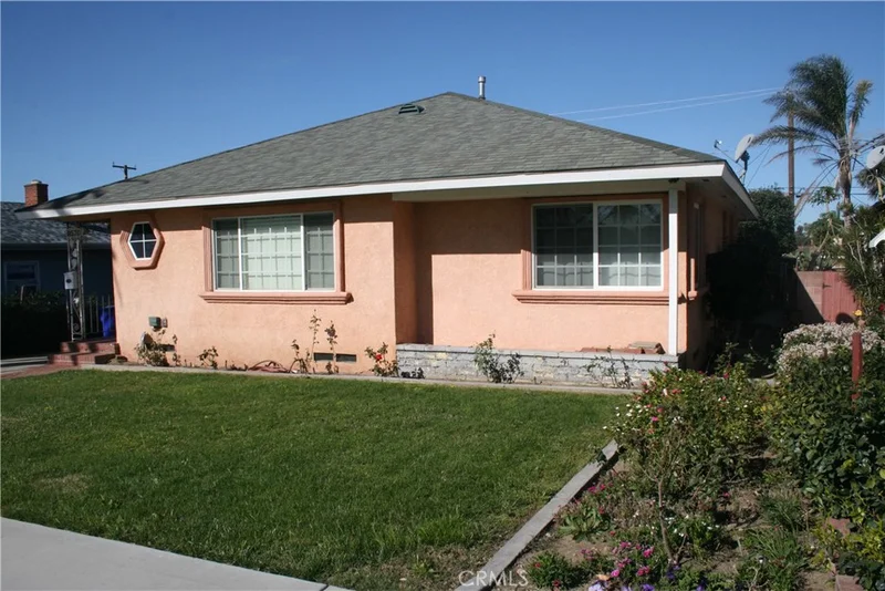8570 Palmetto, Fontana, CA 92335