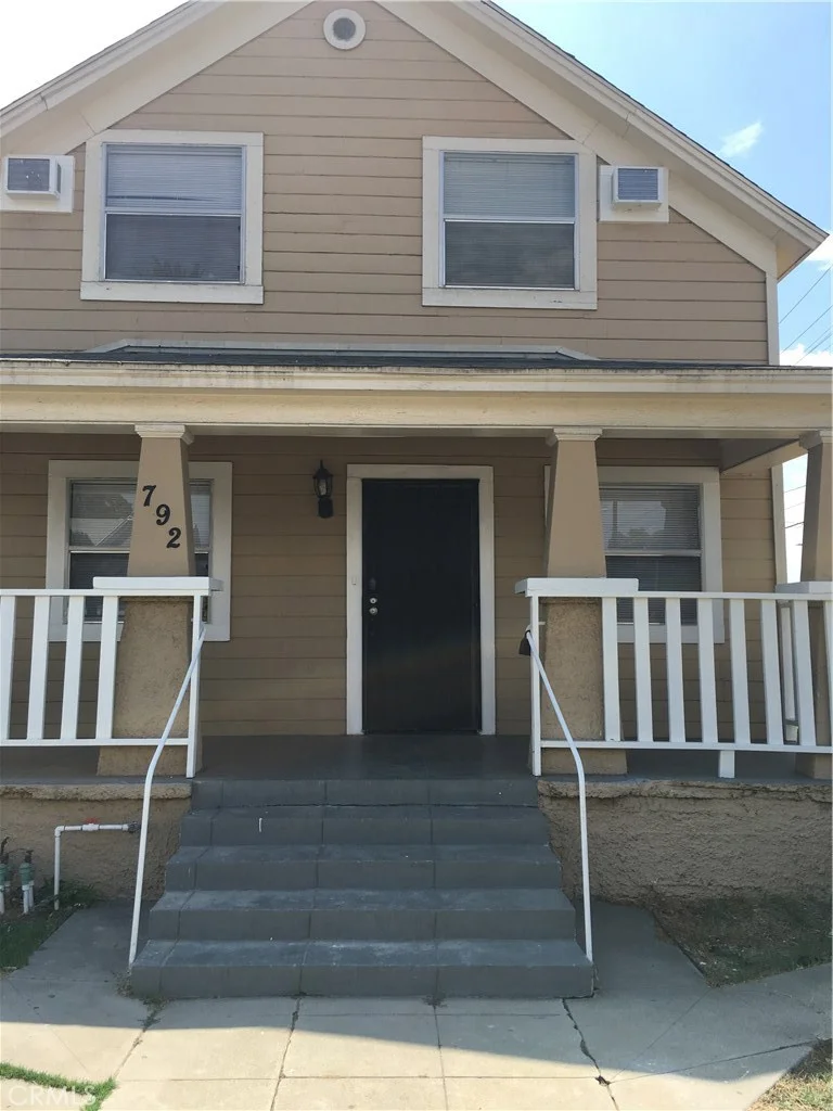 792 W Monterey Avenue, Pomona, CA 91768