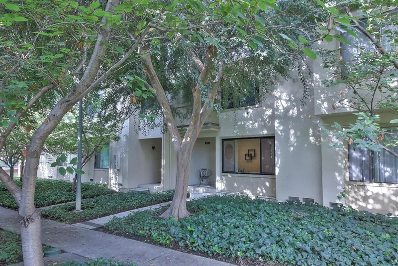 27 Moonbeam, Mountain View, CA 94043