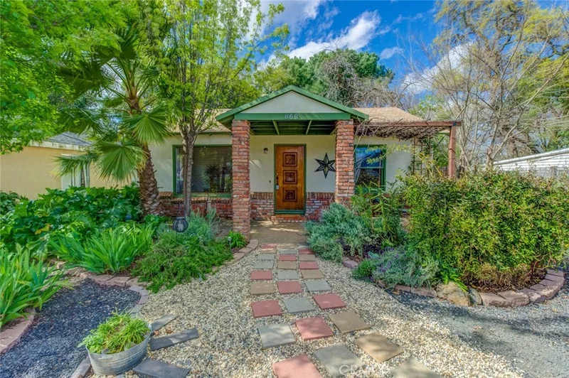 868 E 19th Street, Chico, CA 95928