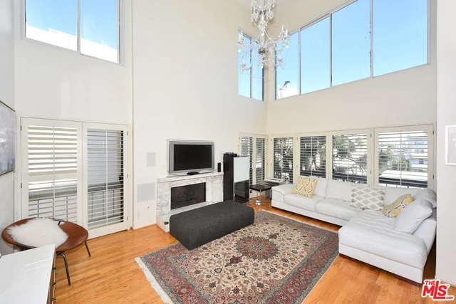 1870 Kelton #303, Los Angeles, CA 90025