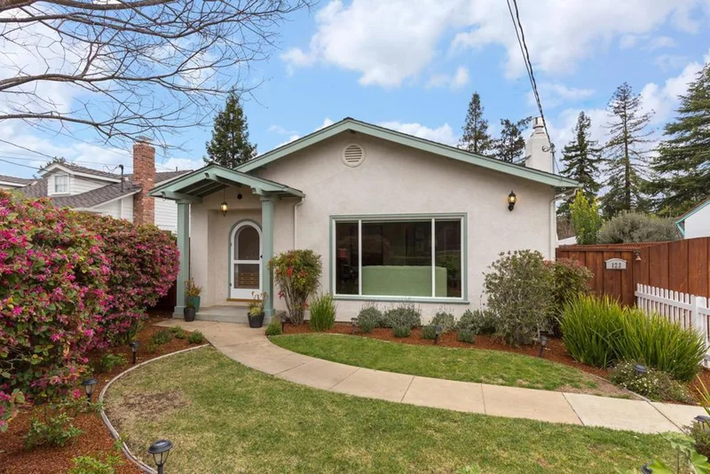 123 Portola, Los Altos, CA 94022