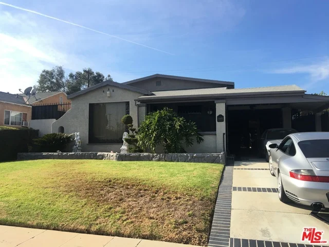 10405 Denker, Los Angeles, CA 90047