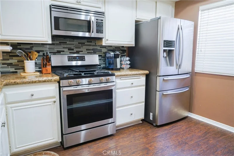 5624 Las Virgenes Road 18, Calabasas, CA 91302