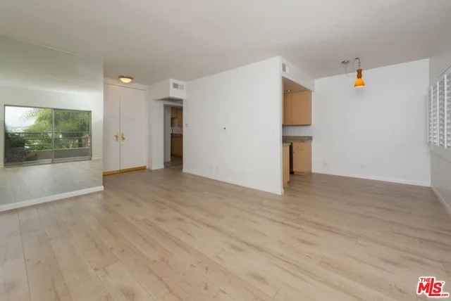 1131 Alta Loma #514, West Hollywood, CA 90069