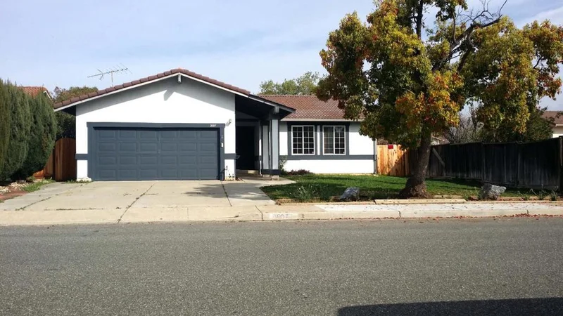 2697 Casey, San Jose, CA 95121