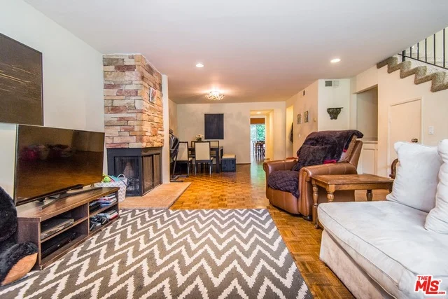 4321 Matilija #16, Sherman Oaks, CA 91423