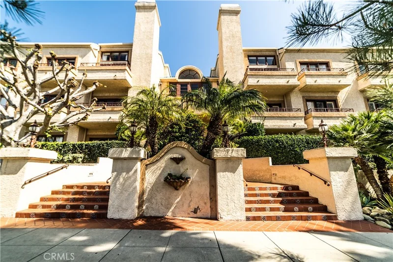1133 9th #109, Santa Monica, CA 90403