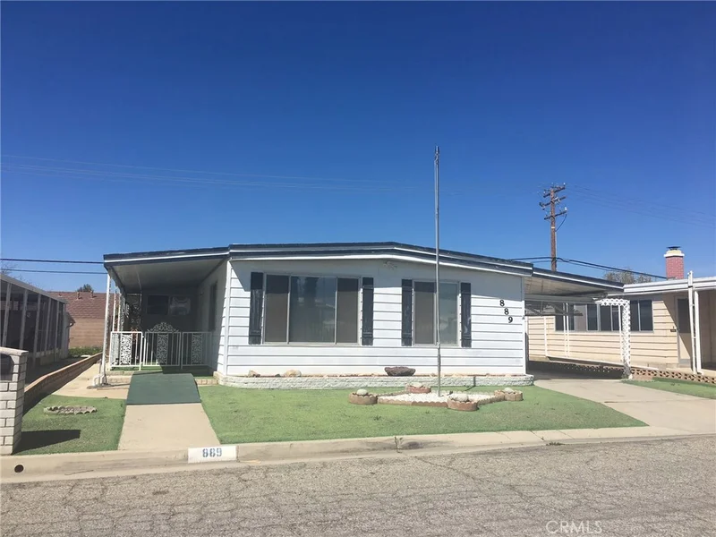 889 Santa Teresa, Hemet, CA 92545