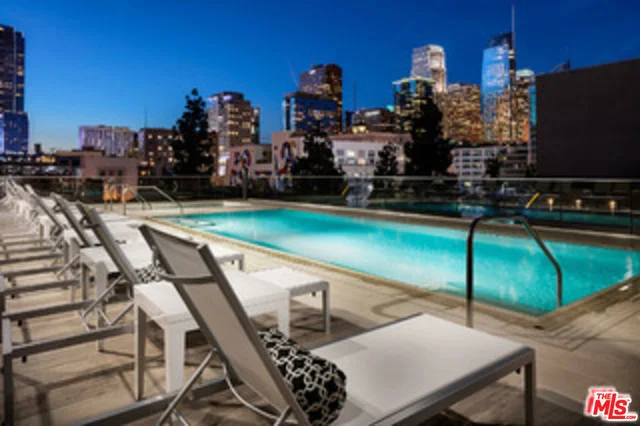 1050 Grand #1401, Los Angeles, CA 90015
